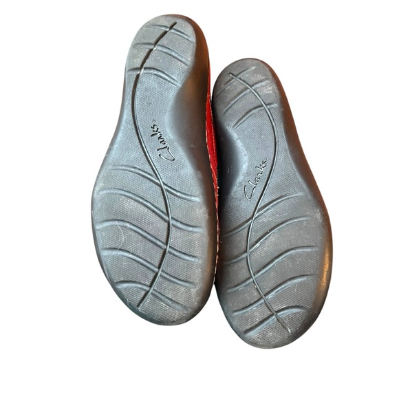 Clarks Women's Red Leather Shoes Sz 8 - Picture 12 of 16